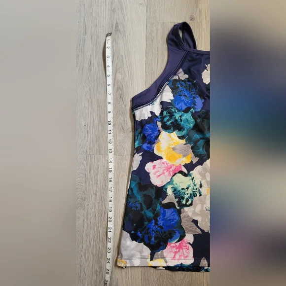 Old Navy Active Go-Dri Floral Racerback with built-in sports bra, Women's Medium - Picture 5 of 13